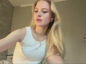 Cam4 Free Live Porn of RolandeBaseler