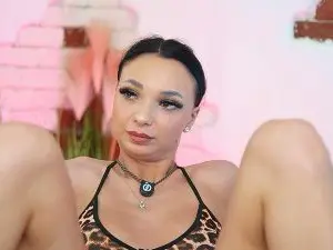Cam4 Free Live Porn of MaraJolie