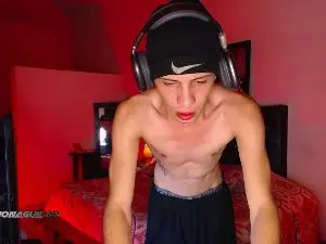 Cam4 Free Live Porn of santiagocutexxx
