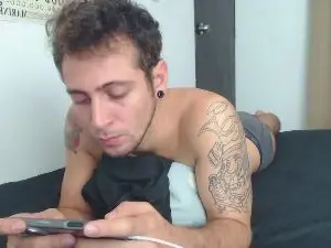 Cam4 Live Sex of khevinlopez