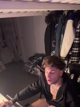 Cam4 Adult Video Chat of Plewus99