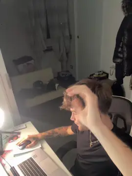 Cam4 Live Sex of Plewus99