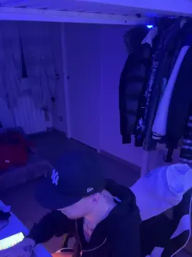 Cam4 Live Sex of Plewus99