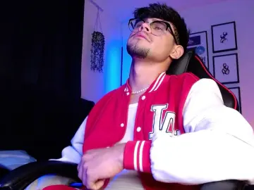 Cam4 Live Sex Cam of isaac_saenz