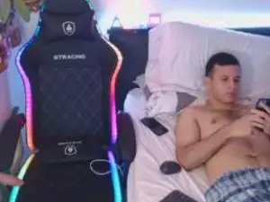 Cam4 Live Sex of kevinchan001