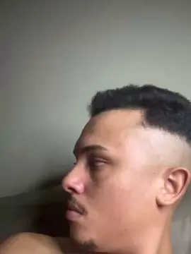 Cam4 Live Porn of Morenoyboy