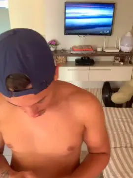 Cam4 Free Live Porn of Morenoyboy