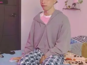 Cam4 Adult Video Chat of cuddly_twink