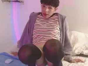 Cam4 Free Live Porn of cuddly_twink