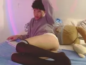 Cam4 Free Live Porn of cuddly_twink