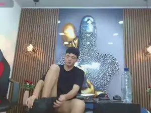 Cam4 Sex Cam of AlejoBussnek