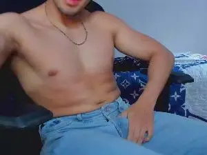 Cam4 Live Sex of Tommy_bred