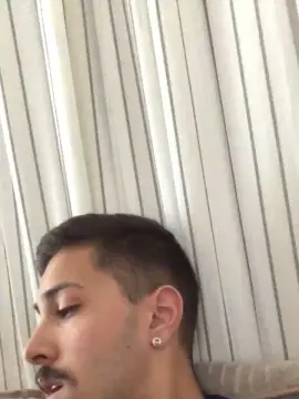 Cam4 Adult Video Chat of HenriqueXz244