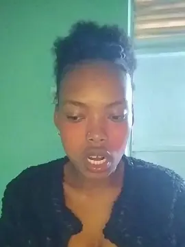 Cam4 Free Live Porn of tinah23