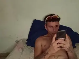 Cam4 Nude Webcam of pibetigrexxx