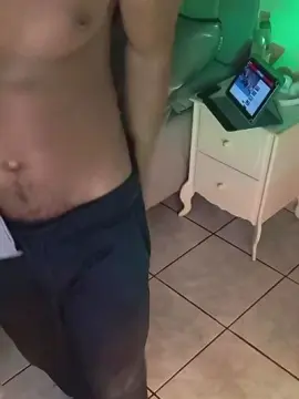 Cam4 Nude Webcam of Pintudomacho