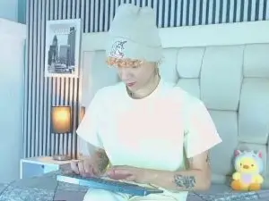 Cam4 Nude Webcam of Briam_Ale