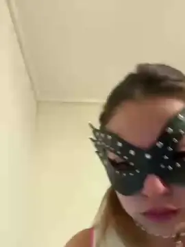 Cam4 Live Sex of Solomia69