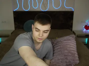 Cam4 Sex Cam of VikkiAndGeorge