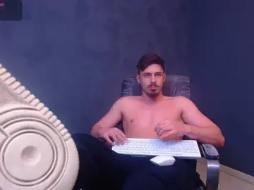 Cam4 Live Sex Cam of EnzzoRace