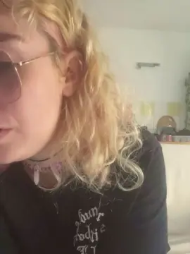 Cam4 Free Porn Cam of Emy_2002