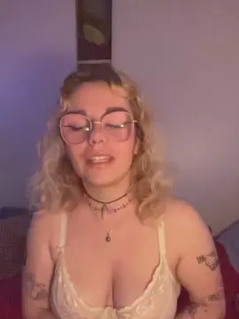 Cam4 Watch Live Sex Cams of Emy_2002