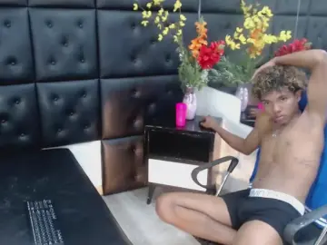 Cam4 Live Sex of jackMotta01