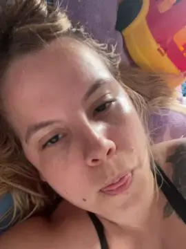 Cam4 Free Live Porn of Larynha18