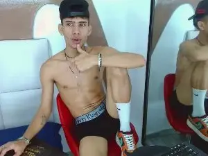 Cam4 Free Live Porn of SkinnycuteAlyer