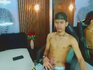 Cam4 Free Live Porn of SkinnycuteAlyer