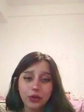 Cam4 Free Live Porn of gladysjunior