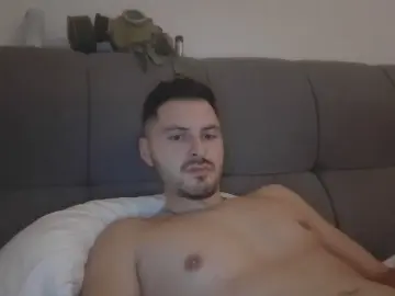 Cam4 Live Porn of hornyboy20000