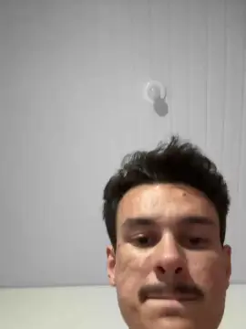 Cam4 Adult Webcam of Henriquezaumm