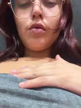 Cam4 Free Porn Cam of emili_777