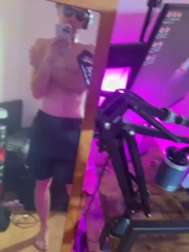 Cam4 Sex Cam of Momac999