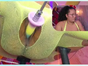 Cam4 Free Live Porn of MhiaRey