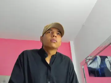 Cam4 Live Sex of antonycres