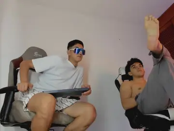 Cam4 Free Porn Cam of hot_boys4