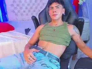Cam4 Free Porn Cam of CamiiGuzman