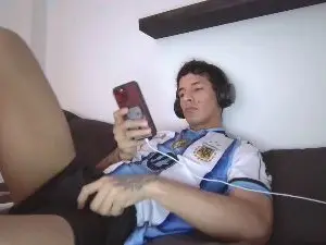 Cam4 Live Porn of magnoricci