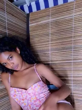 Cam4 Watch Live Sex Cams of SissiFrenchy