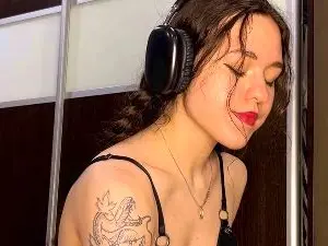 Cam4 Free Porn Cam of lilSilvian