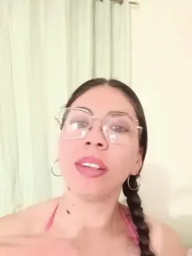Cam4 Watch Live Sex Cams of Mia_essence24