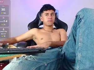 Cam4 Nude Webcam of alancum7