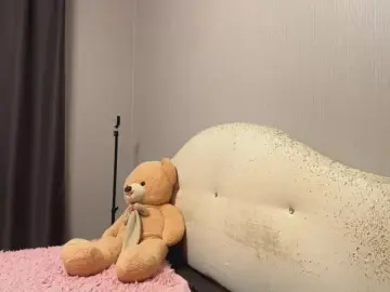 Cam4 Live Sex of ShemekaDickert