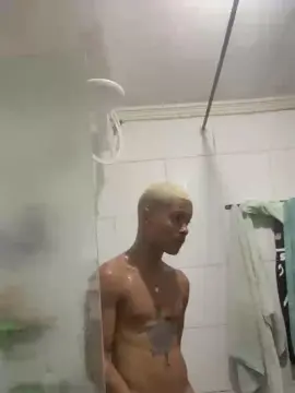 Cam4 Free Live Porn of Lucca18sfd