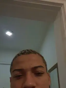 Cam4 Nude Webcam of enzoheitor2