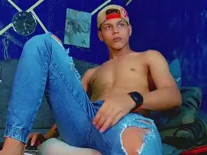 Cam4 Live Sex of LiamScottt