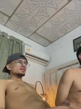 Cam4 Free Live Porn of Boy_Jerry