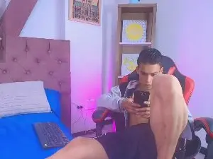 Cam4 Nude Webcam of Tommy_West_